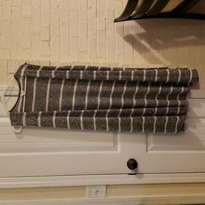 Sleeveless black and white long duster